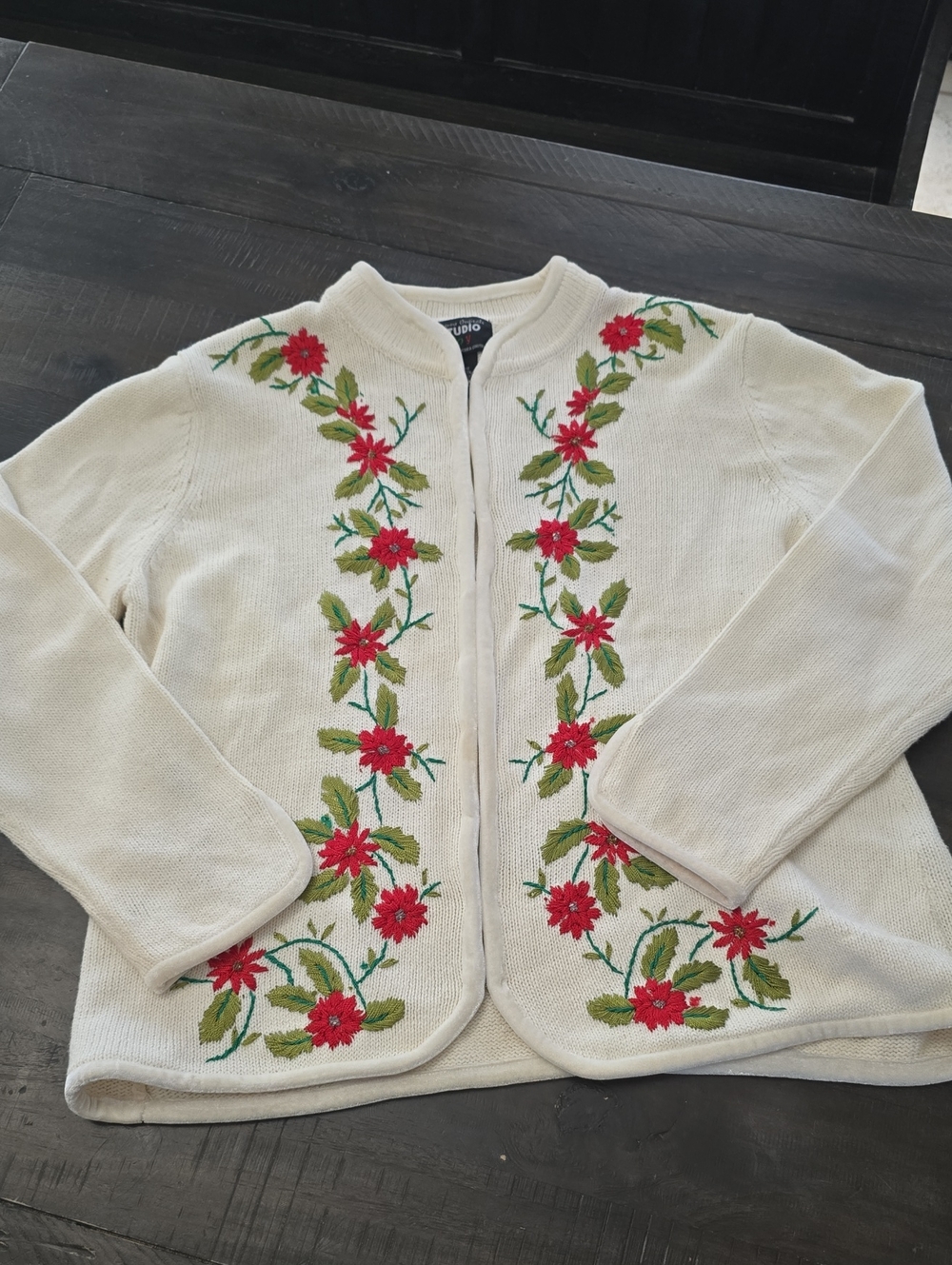Designer Originals Studio Joy. Ugly Christmas Swater. Large. Cardigan. Used.